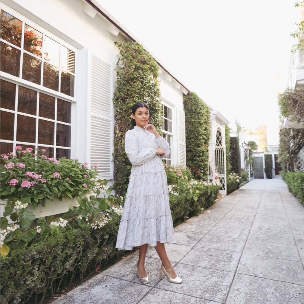 Elegant Floral Maxi Dress - Picture 5 of 8